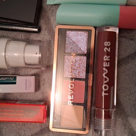 Makeup Lot - Picture 6 of 12